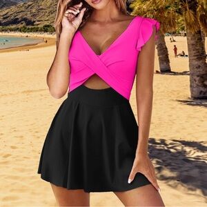 🩷Pink and Black Cutout One Piece Bathingsuit